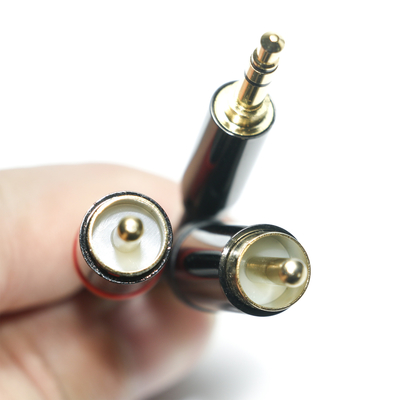 Câble Audio numérique RCA coque en métal plaqué couverture en PVC noir longueur 3.5mm 1.25M connecteur doré pour audio de voiture