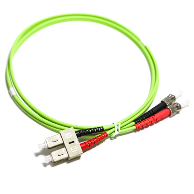 La correction duplex à plusieurs modes de fonctionnement de fibre de St LE millimètre OM2 50/125 3.0mm de câble à fibres optiques attachent ST-LC UPC, 1M/2M/3M/5M/10M